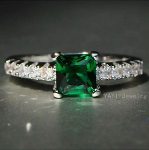 Emerald Green Saphire Antique Engagement Wedding Ring
